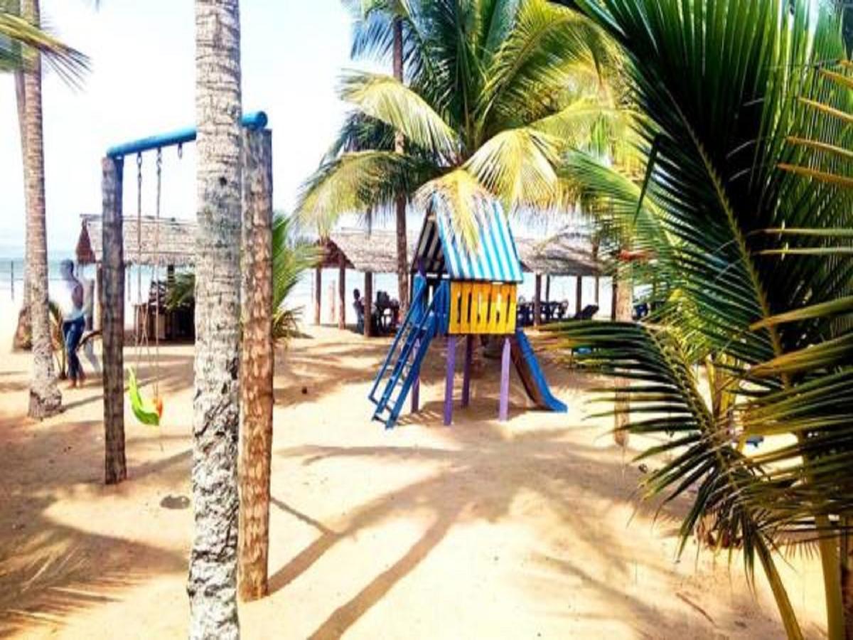 Piccola Beach Sassako Begniny Exterior photo